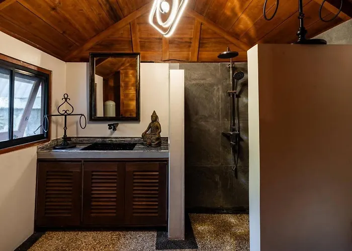Ferienhaus Orfeas 4 - Private 1br Wooden Loft Canggu With Private Pool